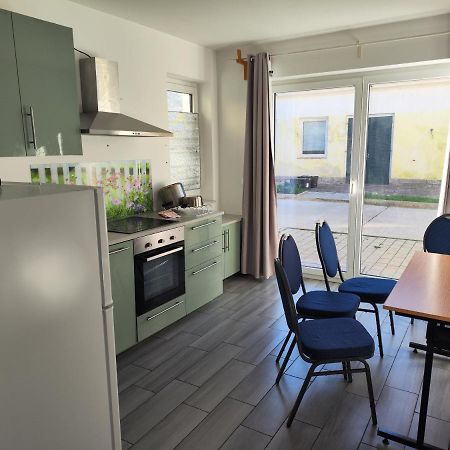 Erdgeschoss Wohnung Nahe Flughafen Vídeň Exteriér fotografie