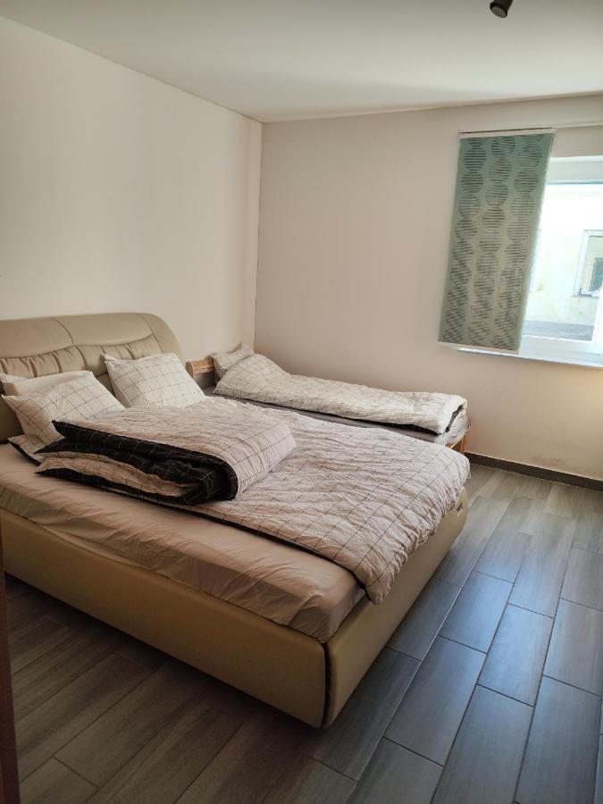 Erdgeschoss Wohnung Nahe Flughafen Vídeň Exteriér fotografie